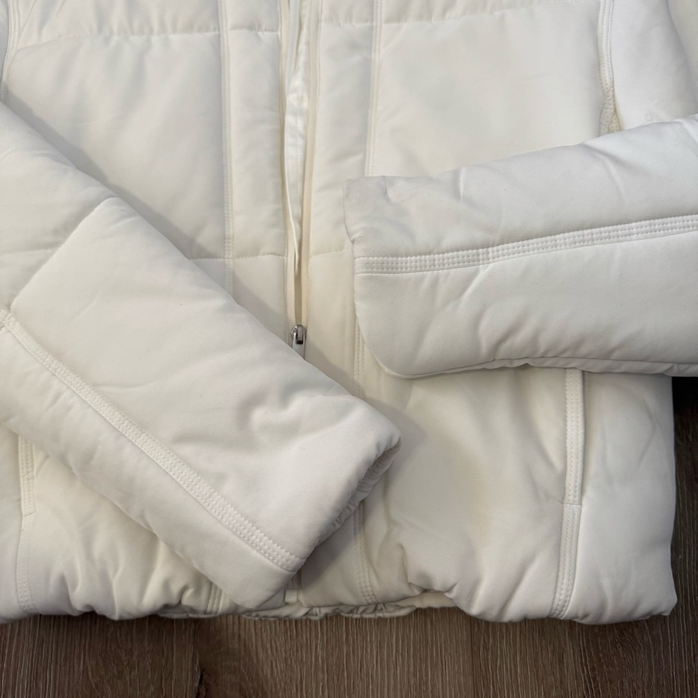 Mont Blanc Puff Jacket TravisMathew - Picture 4 of 14